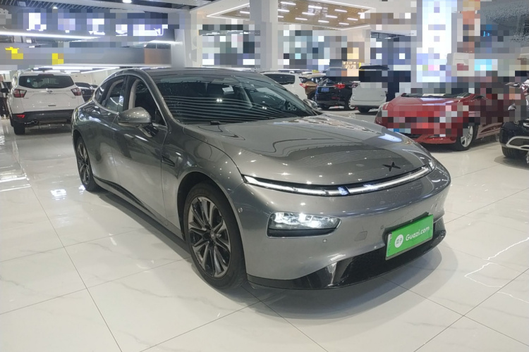 小鹏P7 2022款 670E+车身外观3