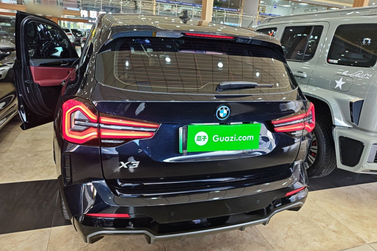 宝马iX3 2024款 领先型车身外观6