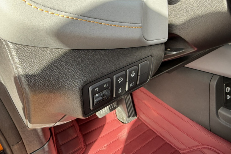 北京越野 北京BJ40 2024款 2.0T 全新城市猎人版 侠客型中控内饰7009