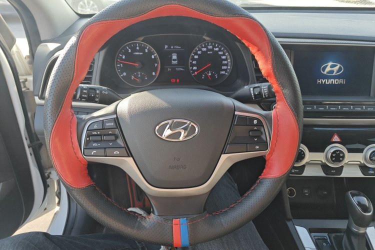 现代 领动 2019款 1.5L CVT智炫·精英型中控内饰13