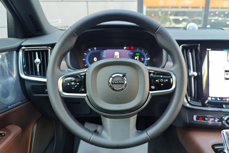 沃尔沃S90新能源 2024款 插电式混动 四驱长续航智雅豪华版局部细节13