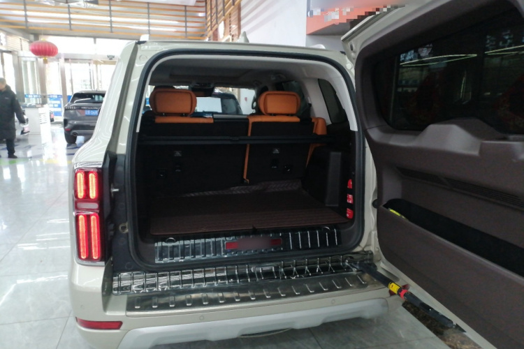 坦克500 2022款 3.0T 商务版 造境型 5座机舱底盘23