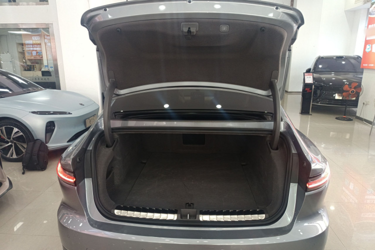 蔚来ET7 2024款 100kWh 行政签名版机舱底盘23