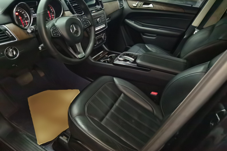 奔驰GLE 2017款 GLE 320 4MATIC 豪华型局部细节19