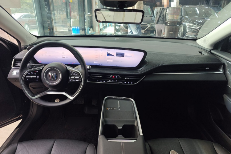 别克 君越 2024款 28T 越尊版中控内饰12