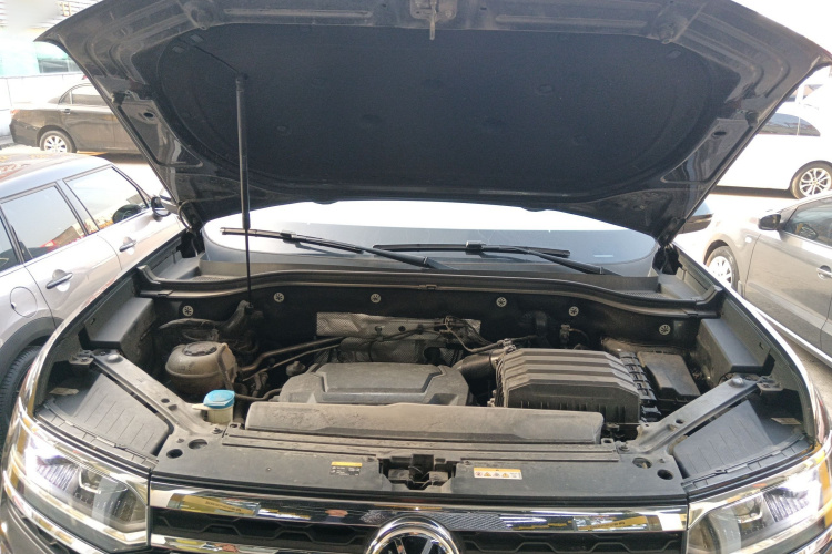 大众 途昂X 2021款 330TSI 两驱豪华版机舱底盘24