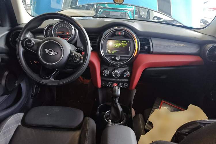 MINI 2015款 1.5T COOPER Fun 五门版中控内饰12