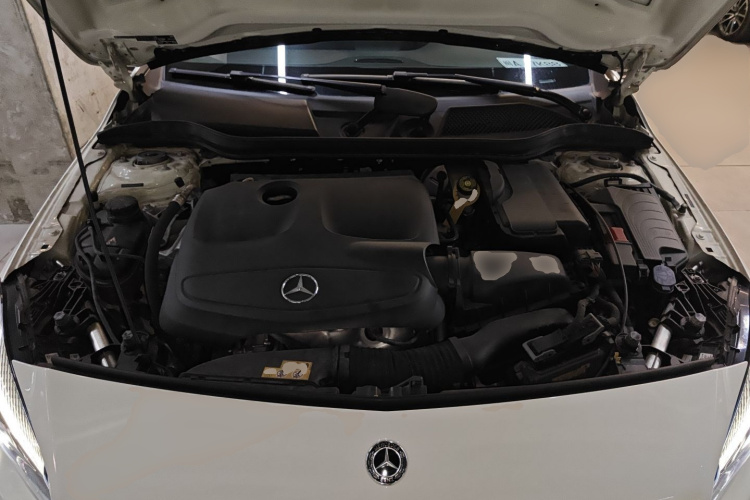 奔驰A级(进口) 2018款 A 200 动感型机舱底盘24