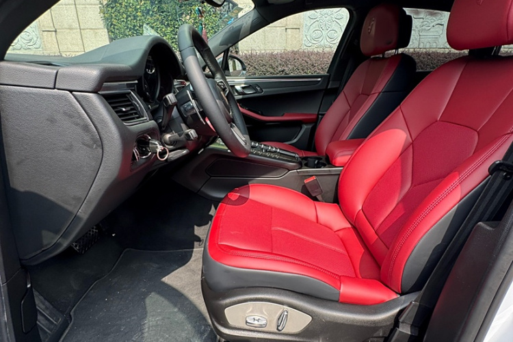 保时捷 2017款  Macan 2.0T中控内饰7006