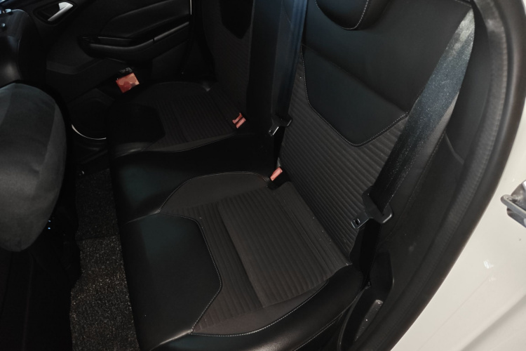 福特 福克斯 2017款 三厢 1.6L 自动风尚型智行版中控内饰7004