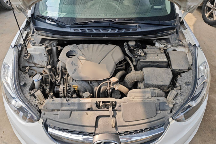 现代 朗动 2015款 1.6L 自动领先型局部细节24