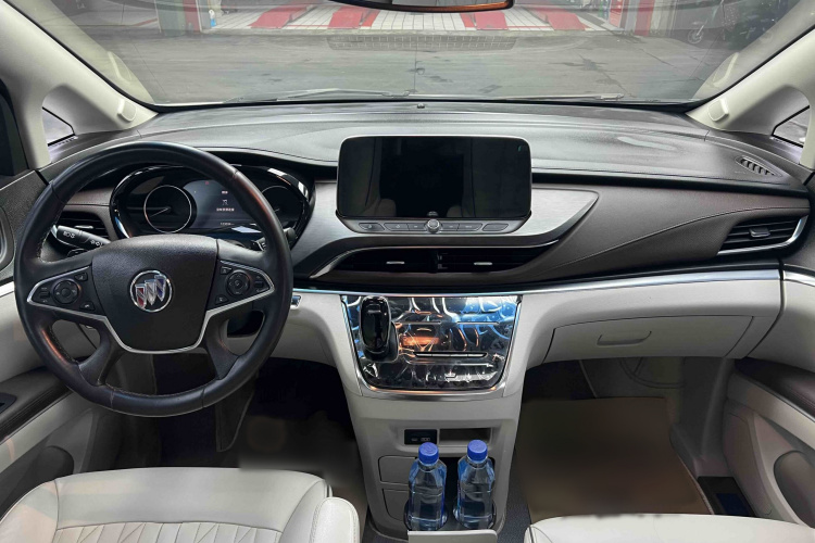 别克GL8 2023款 陆上公务舱 652T 豪华型中控内饰7005