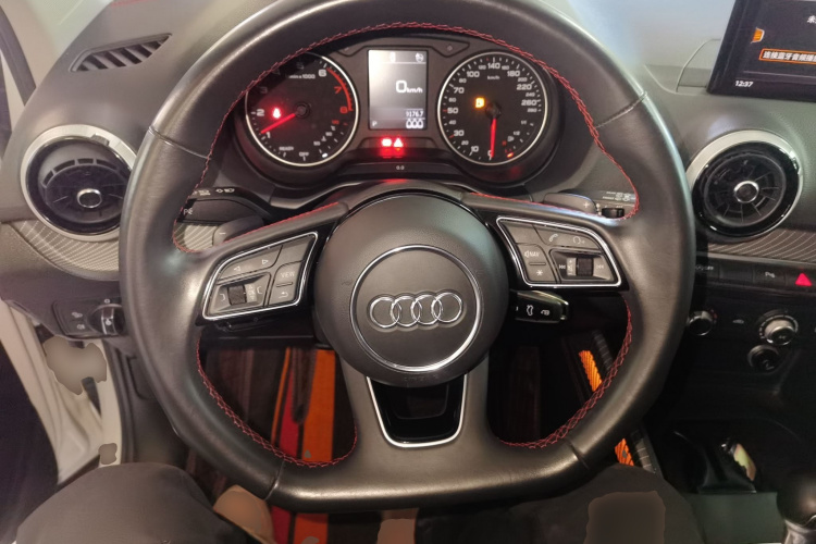 奥迪Q2L 2022款 35 TFSI 进取动感型中控内饰13