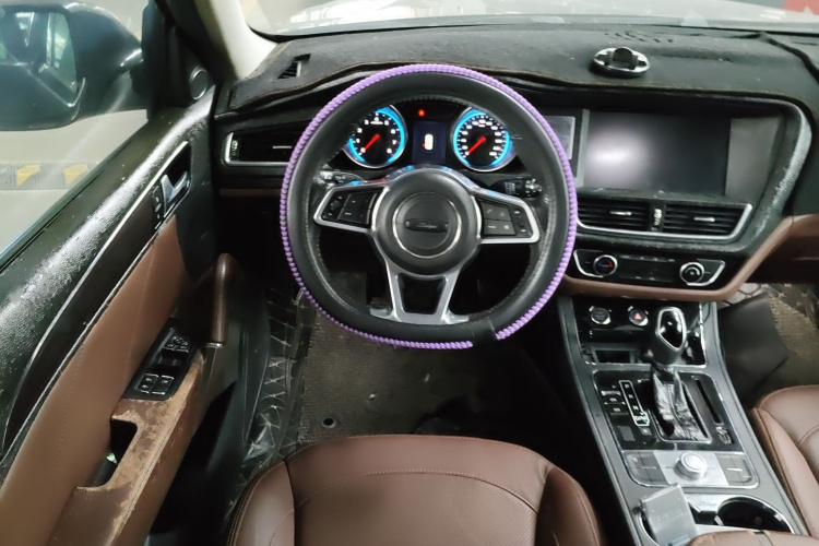 众泰T600 2018款 运动版 1.5T 自动豪华型中控内饰13