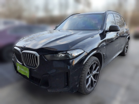 宝马X5 2023款 xDrive 30Li 尊享型M运动曜夜套装