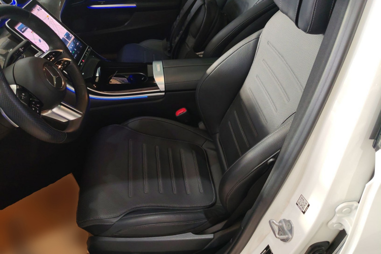 奔驰C级 2023款 改款 C 260 L 运动版 4MATIC局部细节19