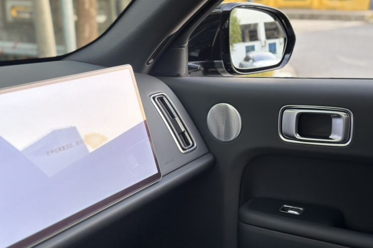 理想汽车 理想L9 2022款 Max中控内饰7006