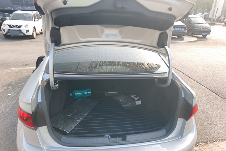 大众 速腾 2023款 200TSI DSG超越版机舱底盘23