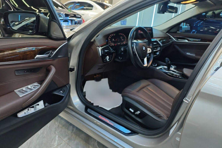 宝马5系 2020款 525Li 豪华套装中控内饰7003