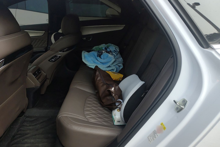 比亚迪 汉 2023款 DM-i 冠军版 121KM 尊荣型中控内饰21