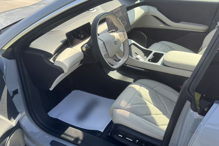 蔚来ET5T 2025款 100kWh Touring中控内饰7001