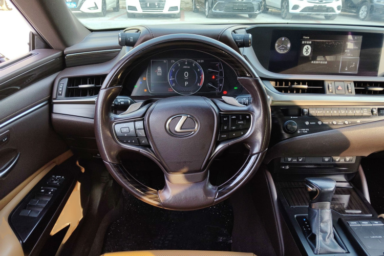 雷克萨斯ES 2018款 200 豪华版 国V中控内饰13