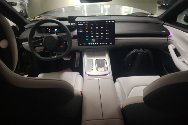 小米汽车 小米SU7 2024款 四驱超长续航高阶智驾Max版中控内饰7002