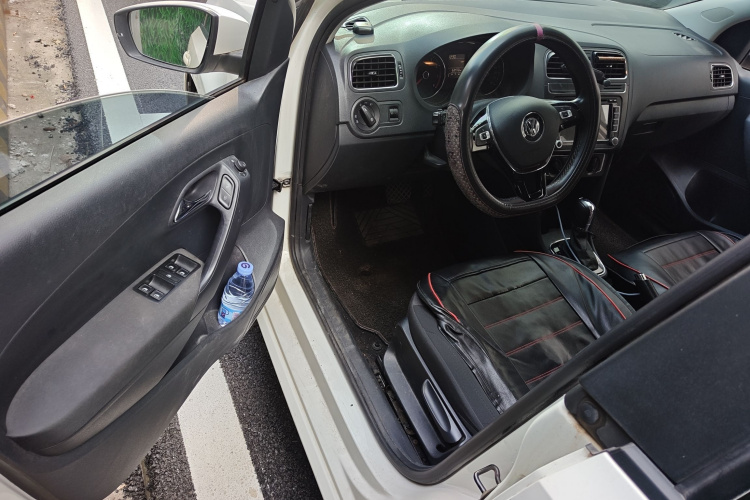 大众 Polo 2016款 1.6L 自动舒适型中控内饰7003