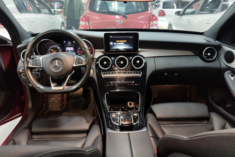 奔驰C级 2015款 C 200 运动版中控内饰12