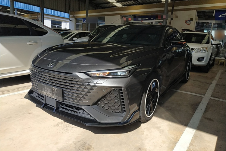 长安UNI-V 2022款 2.0T 锋速版车身外观1