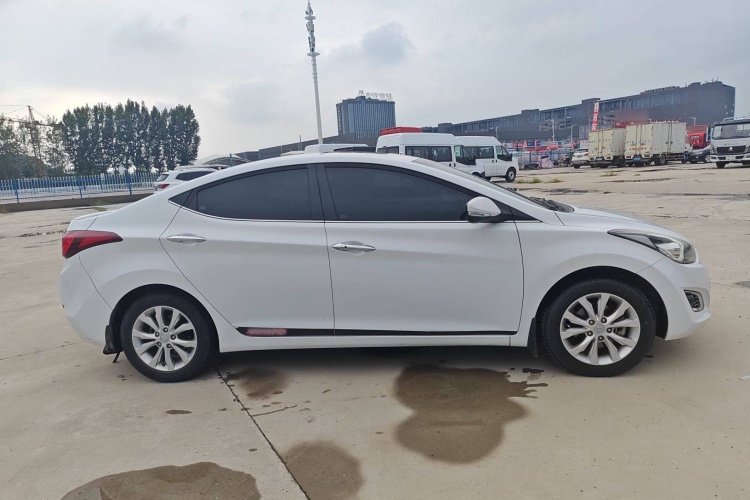 现代 朗动 2016款 1.6L 自动尊贵型车身外观6002