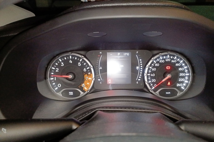 Jeep 自由侠 2018款 互联大屏版 180T 自动高能版局部细节14