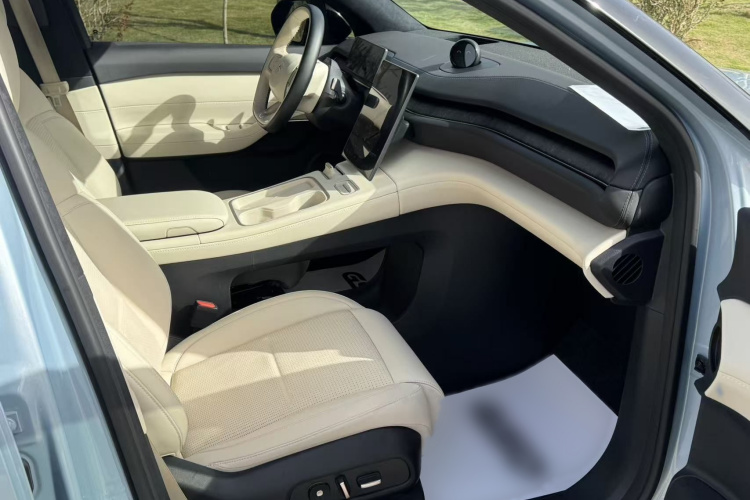 蔚来ES6 2023款 75kWh中控内饰7012