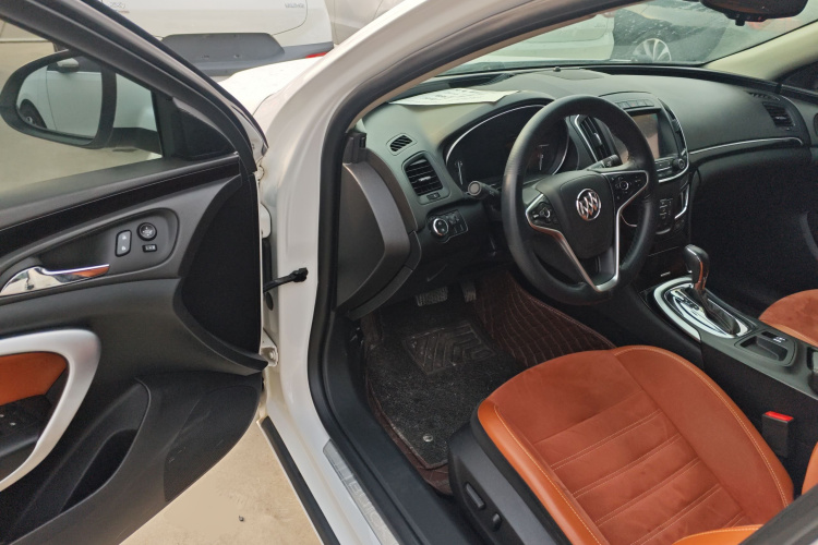 别克 君威 2015款 1.6T 精英技术型中控内饰20