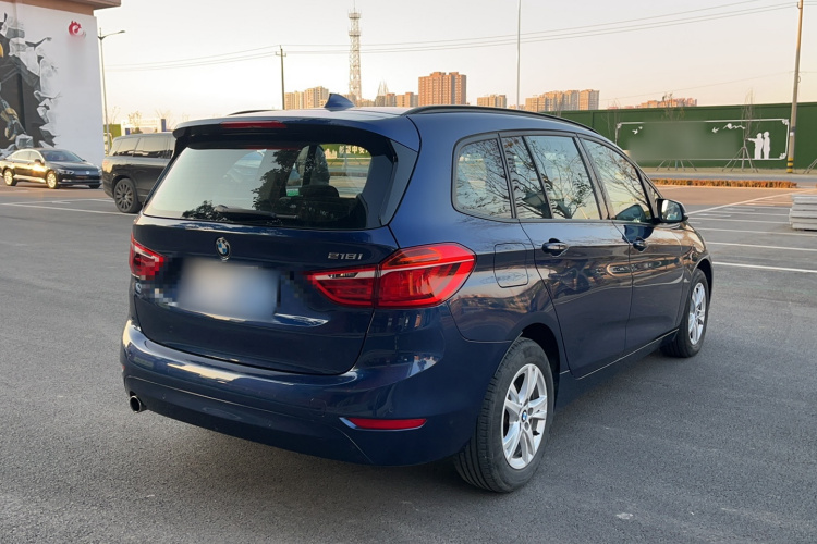 宝马2系多功能旅行车 2015款 218i 领先型车身外观6003