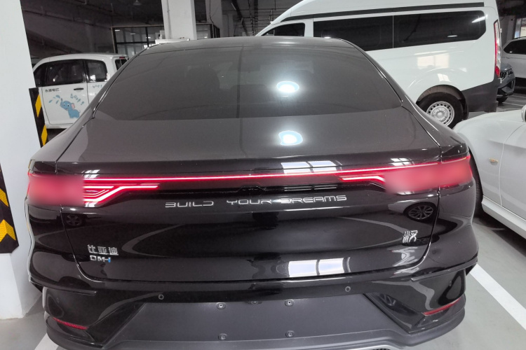 比亚迪 汉 2024款 DM-i 荣耀版 121KM 尊享型车身外观6