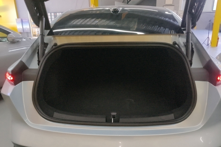 蔚来ET5 2022款 75kWh机舱底盘23