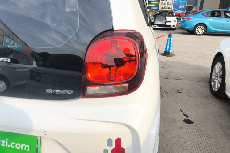 荣威 科莱威CLEVER 2022款 311km元气啵啵版车身外观9