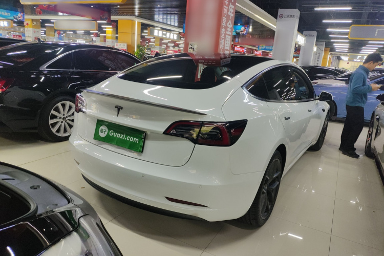 特斯拉 Model 3 2022款 Performance高性能全轮驱动版车身外观7