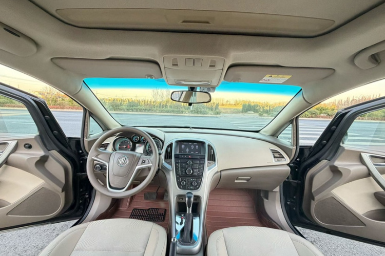 别克 英朗 2013款 GT 1.6L 自动时尚版中控内饰7001