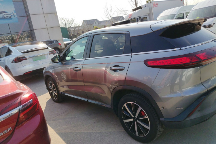 小鹏G3 2019款 尊享版车身外观4