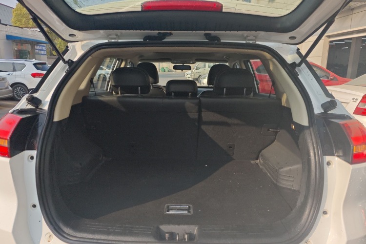 吉利汽车 博越 2016款 1.8TD 自动智联型机舱底盘23