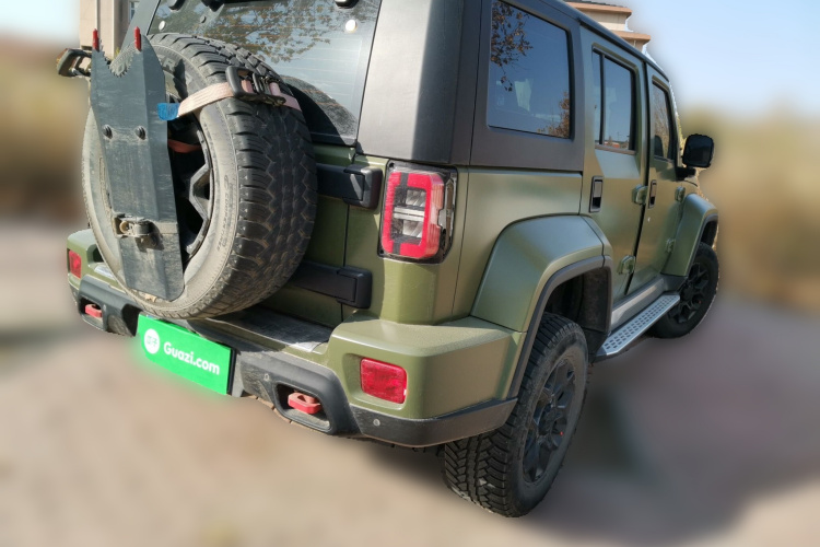 北京BJ40 2021款 2.0D 自动四驱刀锋英雄版侠客型车身外观7