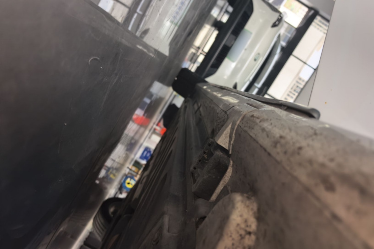 奔驰C级 2020款 C 260 L 运动版局部细节9001