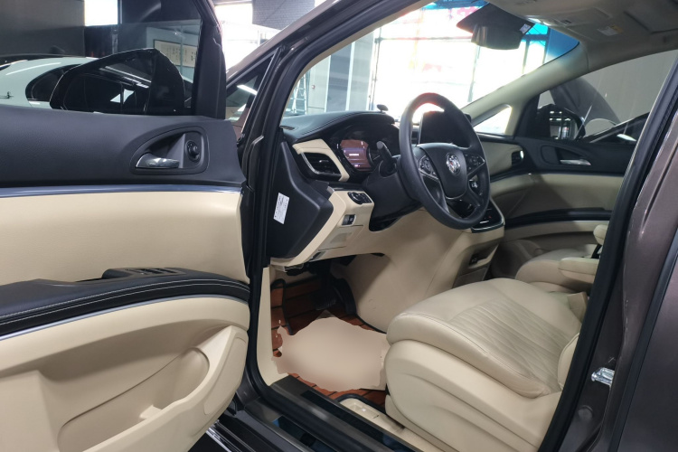 别克GL8 2023款 改款 陆上公务舱 豪华型中控内饰20