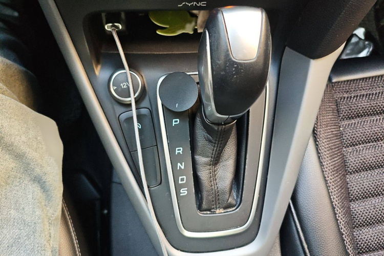 福特 福克斯 2017款 两厢 EcoBoost 180 自动运动型局部细节18