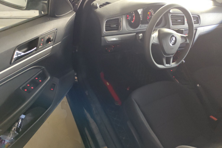 大众 朗逸 2017款 1.6L 自动风尚版中控内饰20