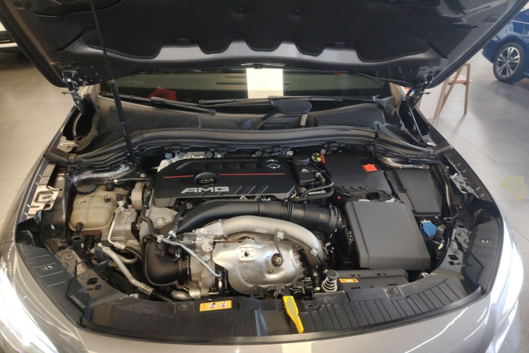 奔驰GLA AMG 2021款 AMG GLA 35 4MATIC机舱底盘24