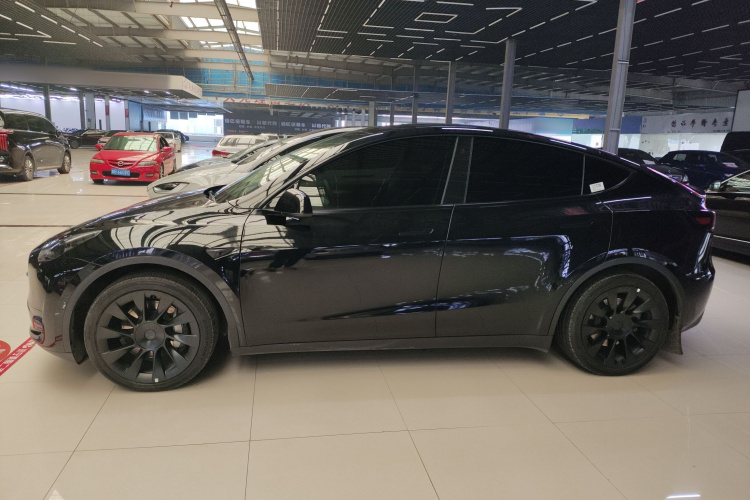 特斯拉 Model Y 2022款 改款 后轮驱动版车身外观6004