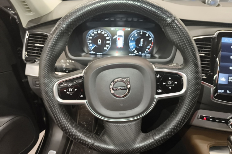 沃尔沃XC90 2018款 T6 智逸版 7座中控内饰13
